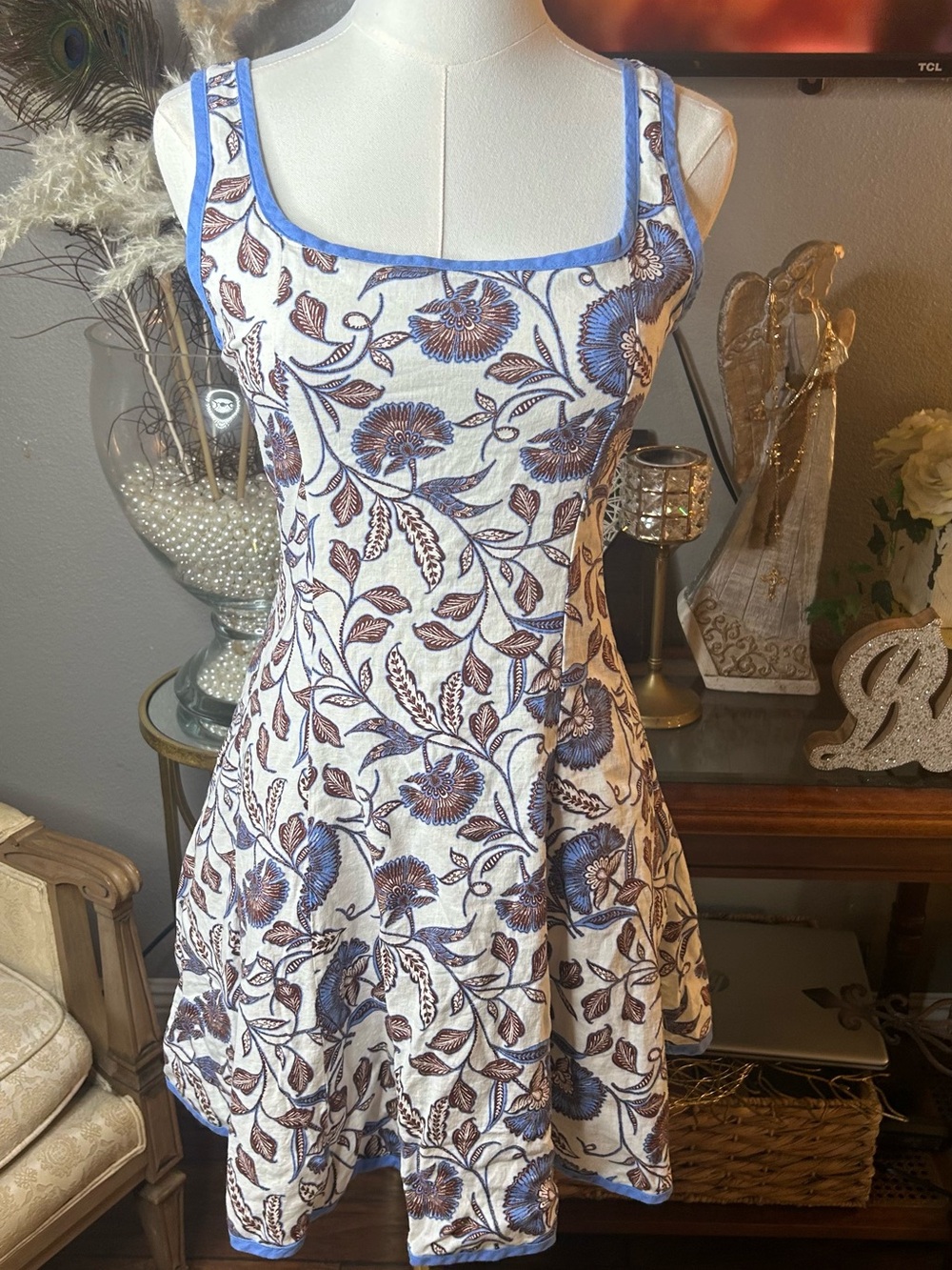 😇Rachel Zoe Floral Linen Blend
Mini Dress with Smocked Back